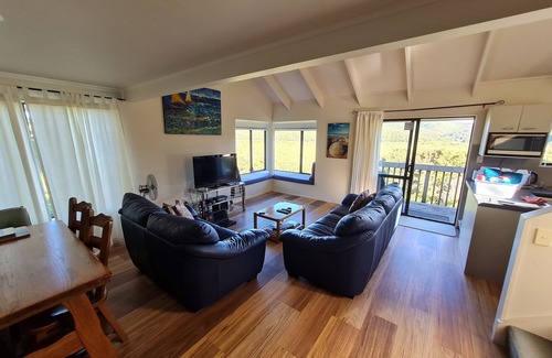 Paihia House | Romantic Hideaway with Beautiful Seaviews