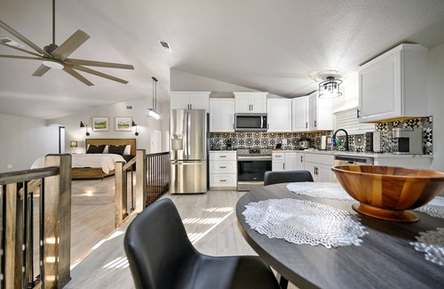 Broken Bow Cabin | Romantic honeymoon cabin with hot tub!