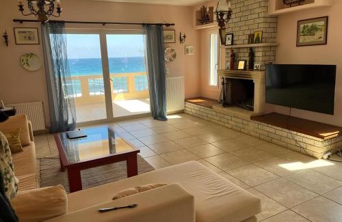 Kithira Villa | Romantic House on the beach