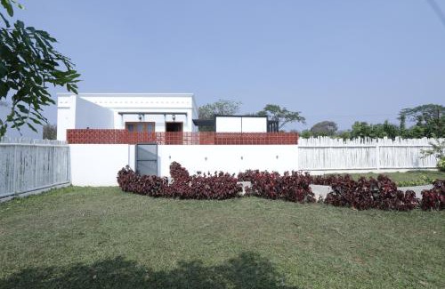 Denkanikota House | Romantic Jacuzzi Villa in Bangalore - Juliet Vista