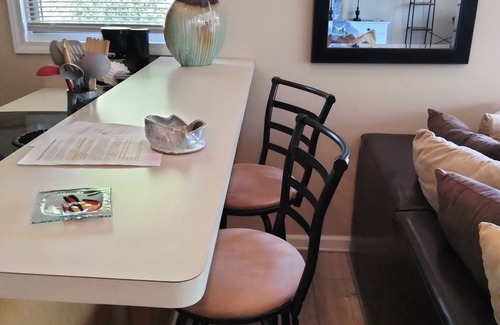 Lake Norman of Catawba Apartment | Romantic Lake Cottage Retreat . Perfect for 2