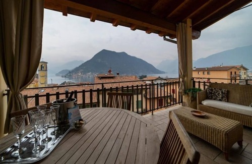 Sulzano Apartment | ROMANTIC LAKE VIEW HOUSE