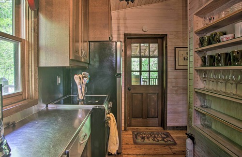 Faber Cabin | Romantic Log Cabin Escape on Delfosse Winery!