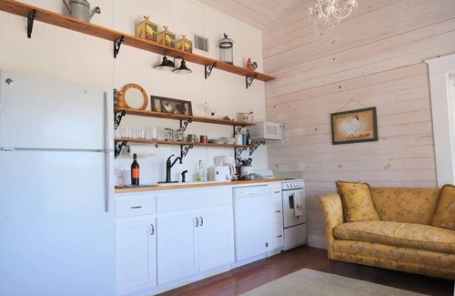 Canyon Lake Cottage | Romantic, Luxury 1B/1B Stay on 100+ Acre Ranch