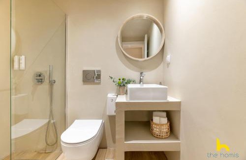 Kinosargous Apartment | Romantic Luxury Hideaway Near Acropolis with Jacuzzi