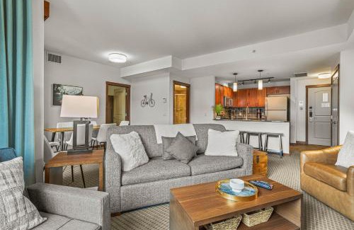 Canmore Apartment | Romantic Mountain Escape - Hot Tubs & Private Balcony! managed by Little Sister Getaways