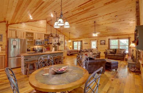 Mountain View House | Romantic Mountain View Cabin Rental Near Downtown!