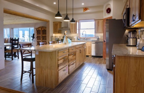 Taos House | Romantic Northern New Mexico Taos House- 5 minutes from town
