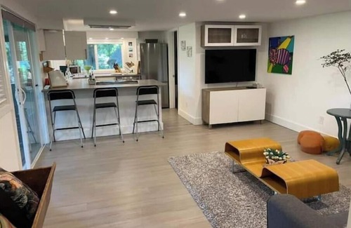 Bowen Island Apartment | Romantic Ocean Forest Retreat: Cozy Comfort & Adventure on Bowen Island!