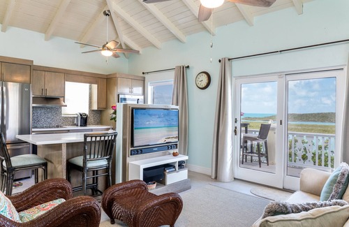 Ocean Point House | Romantic Oceanfront Cottage - Stunning Ocean and Sunset Views!