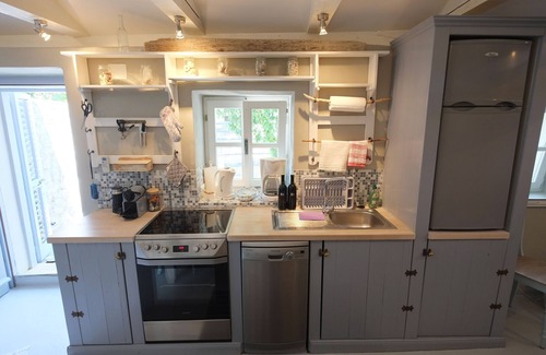 Susica House | Romantic old town house with patio, private pool and free Wi-Fi