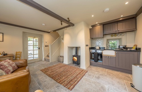 Dolgellau Cottage | Romantic One Bedroom Cottage In The Hills Above Dolgellau | Deer-Park-Lodge