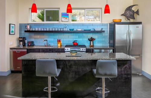 East End Cottage | Romantic, Open Air, Waterfront Retreat for 2