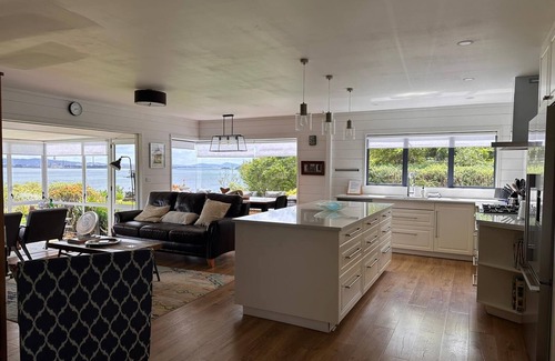 Whangarei Heads House | Romantic private getaway with spectacular views and direct beach access