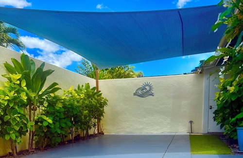 Kihei Cottage | Romantic Private Garden Cottage B&B Within Walking Distance to the Beach!