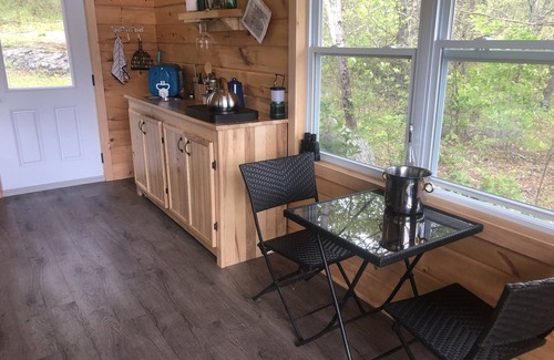 Madoc Cabin | Romantic secluded cottage on private lake