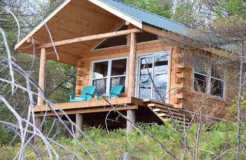 Madoc Cabin | Romantic secluded cottage on private lake
