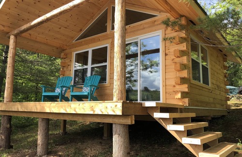 Madoc Cabin | Romantic secluded cottage on private lake