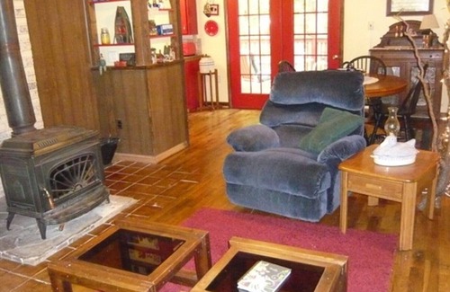 Kabletown Cottage | Romantic, Secluded, Rustic Mtn. Cabin in the Woods