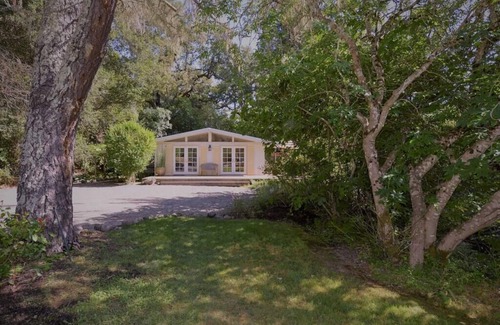 Glen Ellen Cottage | Romantic Sonoma Creek Cottage With Pool & Spa