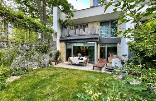 Prague 8 House | Romantic stay overlooking Prague