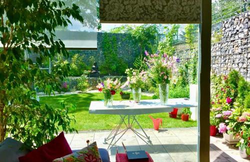 Prague 8 House | Romantic stay overlooking Prague