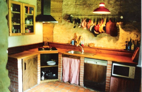 Varaignes House | romantic stone house, very quiet in the nature park