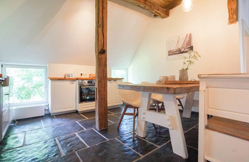 Dorum House | Romantic thatched-roof house with wellness area near the dyke