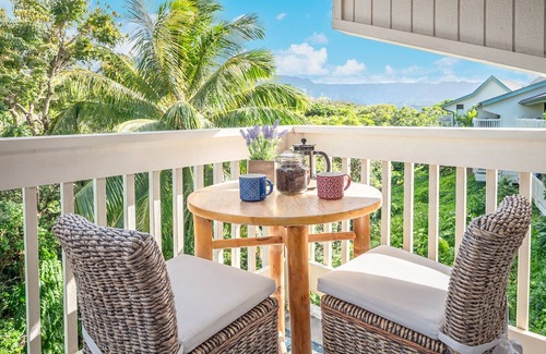 Princeville Apartment | Romantic Tiki Suite A/C, Walk to Beaches & 1 Hotel Resort, King "Purple" Bed