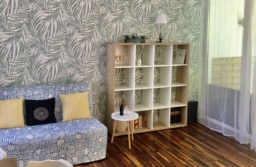 Zugliget Apartment | Romantic two bedroom apartment in the hills of Budapest with private parking