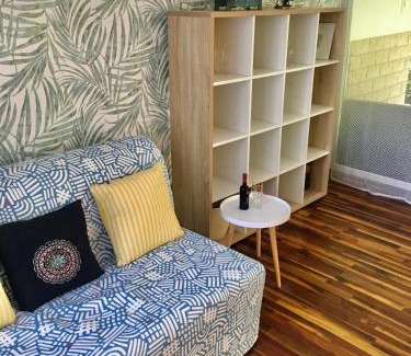 Svabhegy Apartment | Romantic two bedroom apartments close to Normafa with private parking