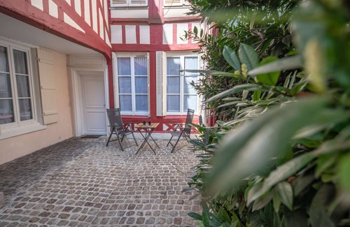 Old Town Apartment | ⭐Romantique Chic⭐apartment by Urban Spa