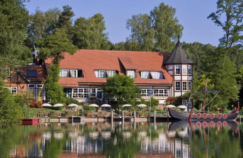Feldberger Seenlandschaft Hotel | Romantischer Seegasthof & Hotel Altes Zollhaus
