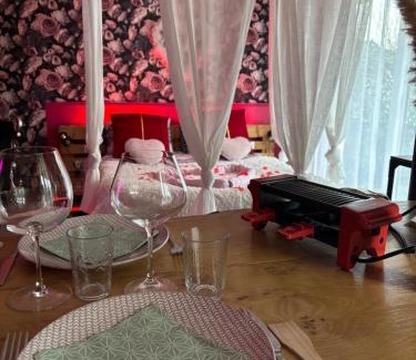 Pouilly Apartment | Romantisme et glamour 2 avec spa , clim et jardin