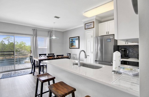 Orange Beach Condo | Romar Lakes 202A ~ Outdoor Pool, Beach Access + $400 in FREE Activities Daily ~ Zoo/Parasail + More