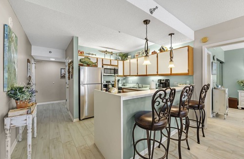Orange Beach Condo | Romar Place 703 ~ In/Outdoor Pools, Hot Tub, Sauna & $400 FREE Activities Daily ~ Zoo/Parasailing +