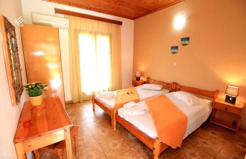 Marathias Apartment | Romeo & Juliet