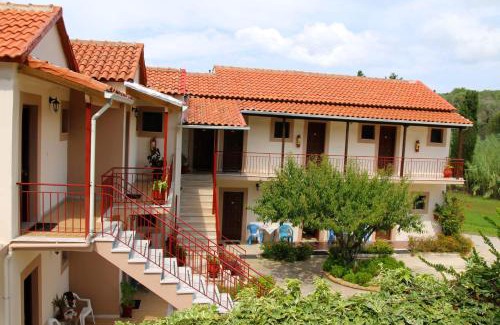 Marathias Apartment | Romeo & Juliet