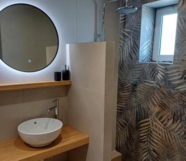 Agia Marina Apartment | Romeos Studios