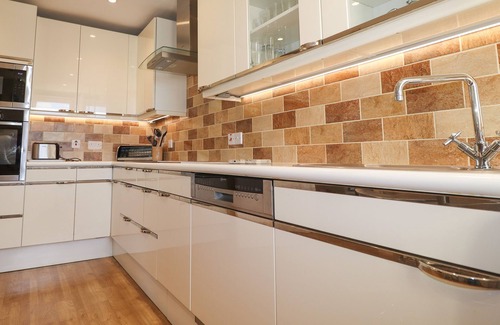 Waterhead Cottage | ROMNEY 14, family friendly, luxury holiday cottage in Ambleside