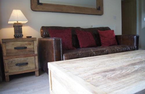 Kendal Apartment | Romneys Apartments & Suites