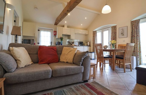Hethel Cottage | ROMULUS, romantic in East Harling