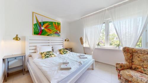 Pezinok Bed & Breakfast | Ron De Mar - FLAMINGO