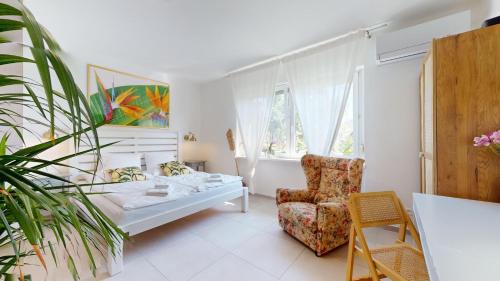 Pezinok Bed & Breakfast | Ron De Mar - FLAMINGO