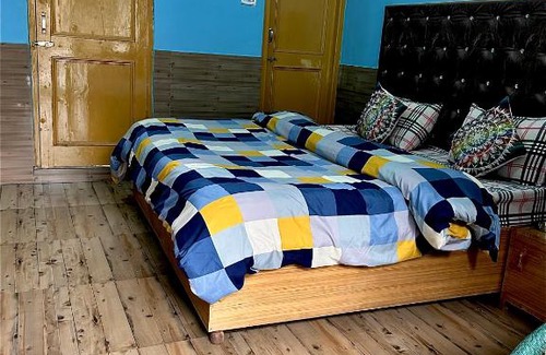 Kasol Bed & Breakfast | Ronak Palace