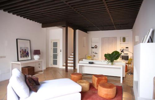 Old Town House | RONDAPLACE