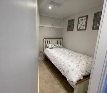 Bridgnorth House | Rondor Cottage