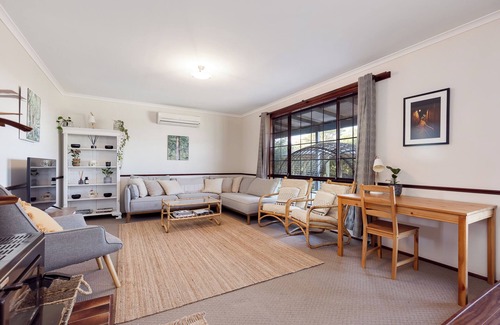Preston Beach House | Roo with a View by Swan BnB Management