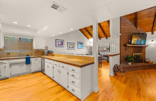 Oxnard Shores House | Roof-Deck Ocean Views, Walk To Beach