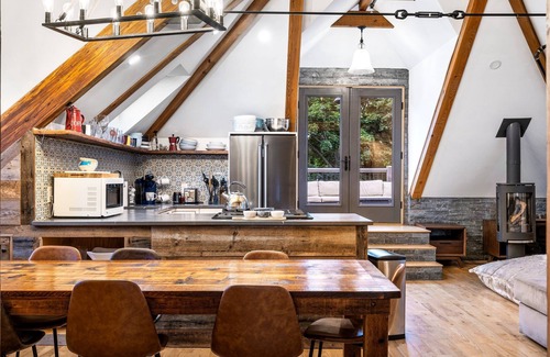 Oakdale Apartment | Roof Deck - Parking - 5 Min Downtown